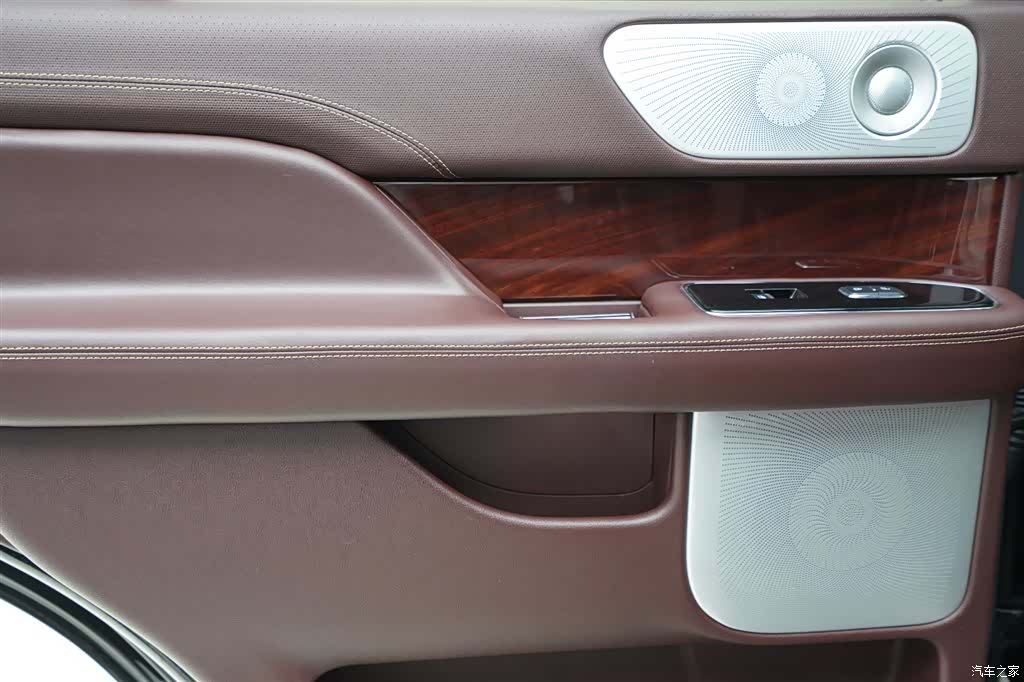 Lincoln Navigator, 2022 12