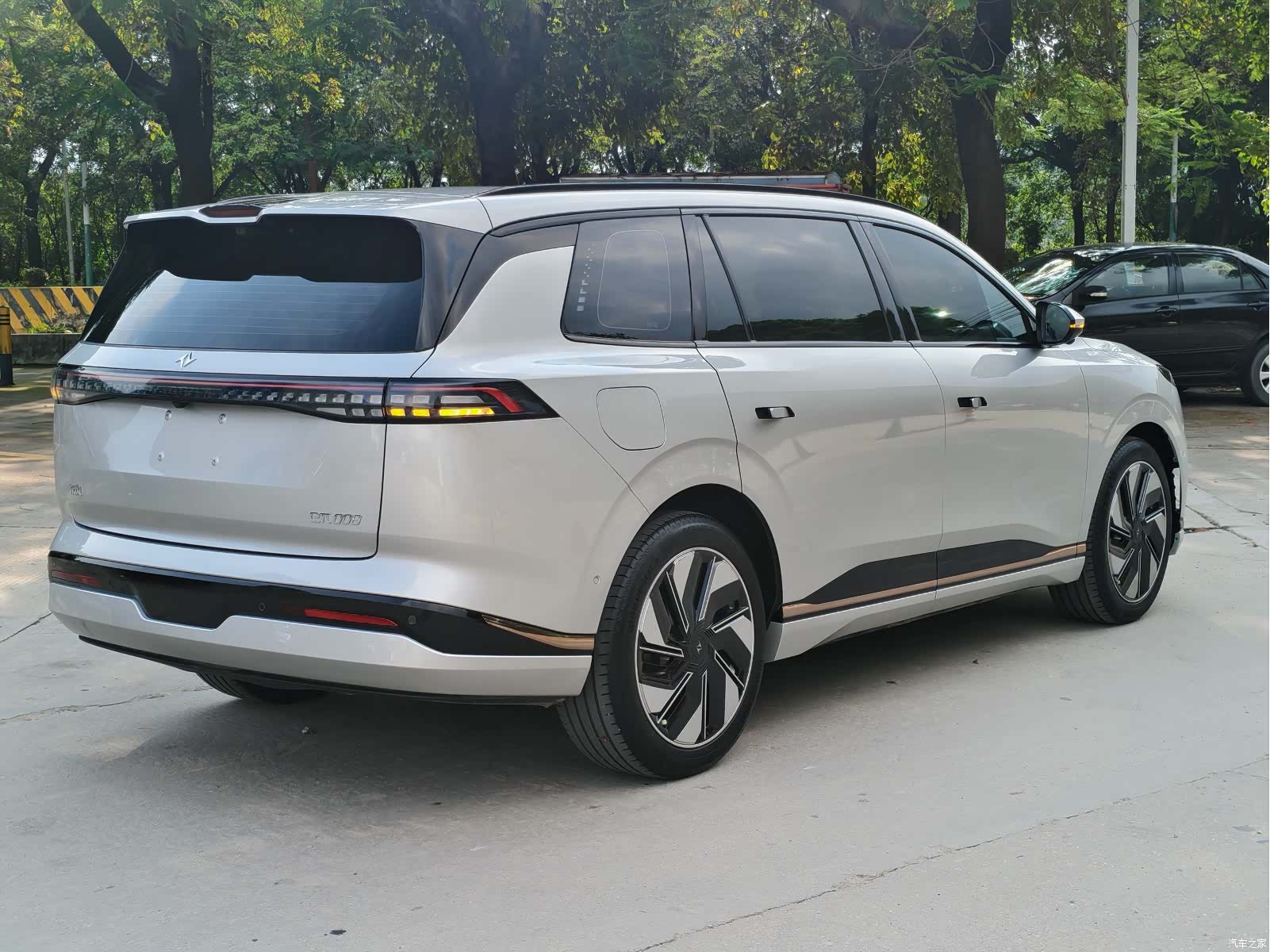 DongFeng eπ008, 2024 все фото
