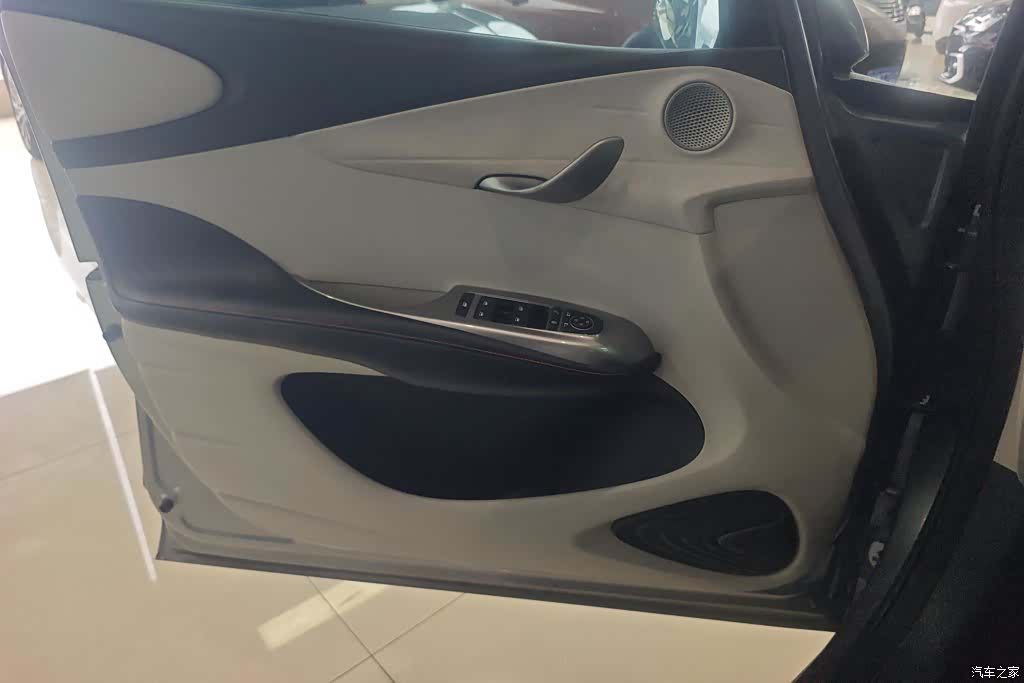 BYD Dolphin, 2022 7