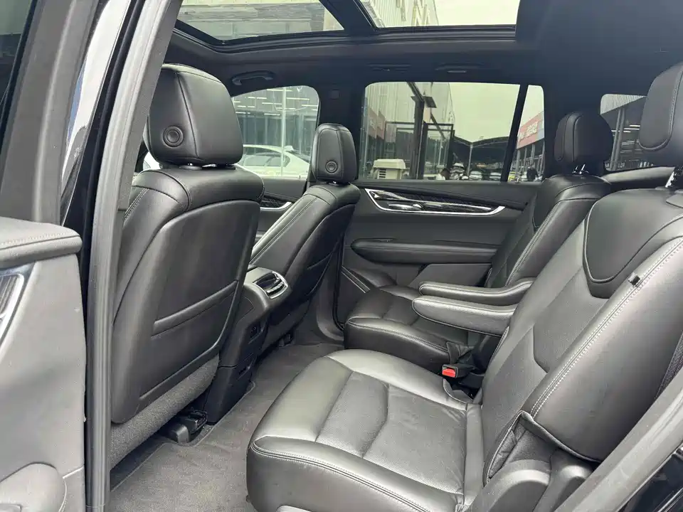 Cadillac XT6