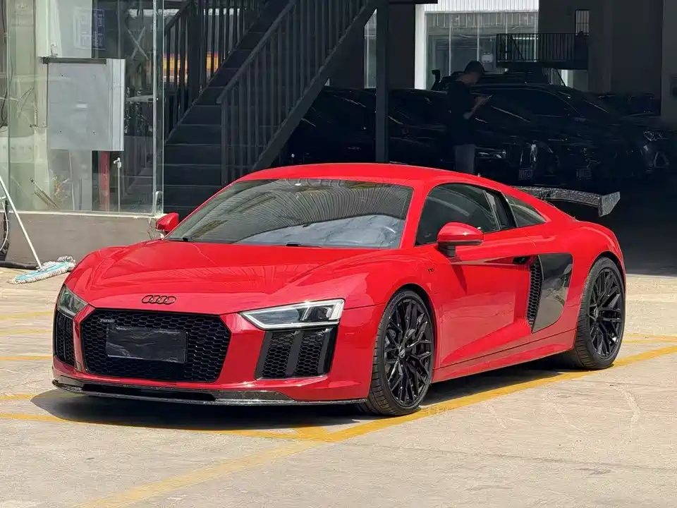 Audi R8