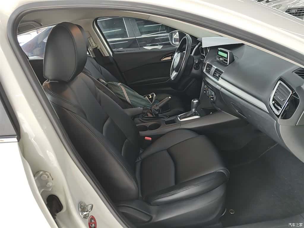 Mazda Mazda3, 2016 25