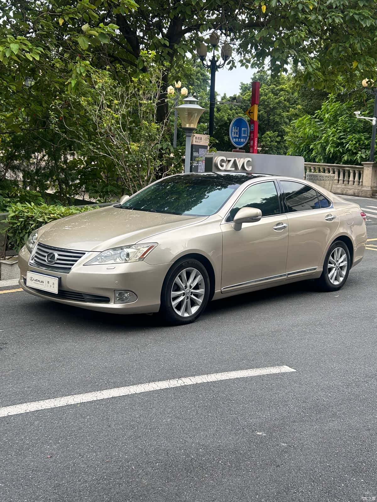 Lexus ES, 2012 1