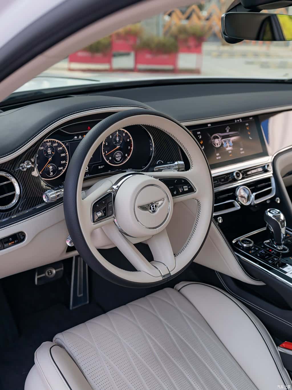 Bentley Flying Spur, 2022 10