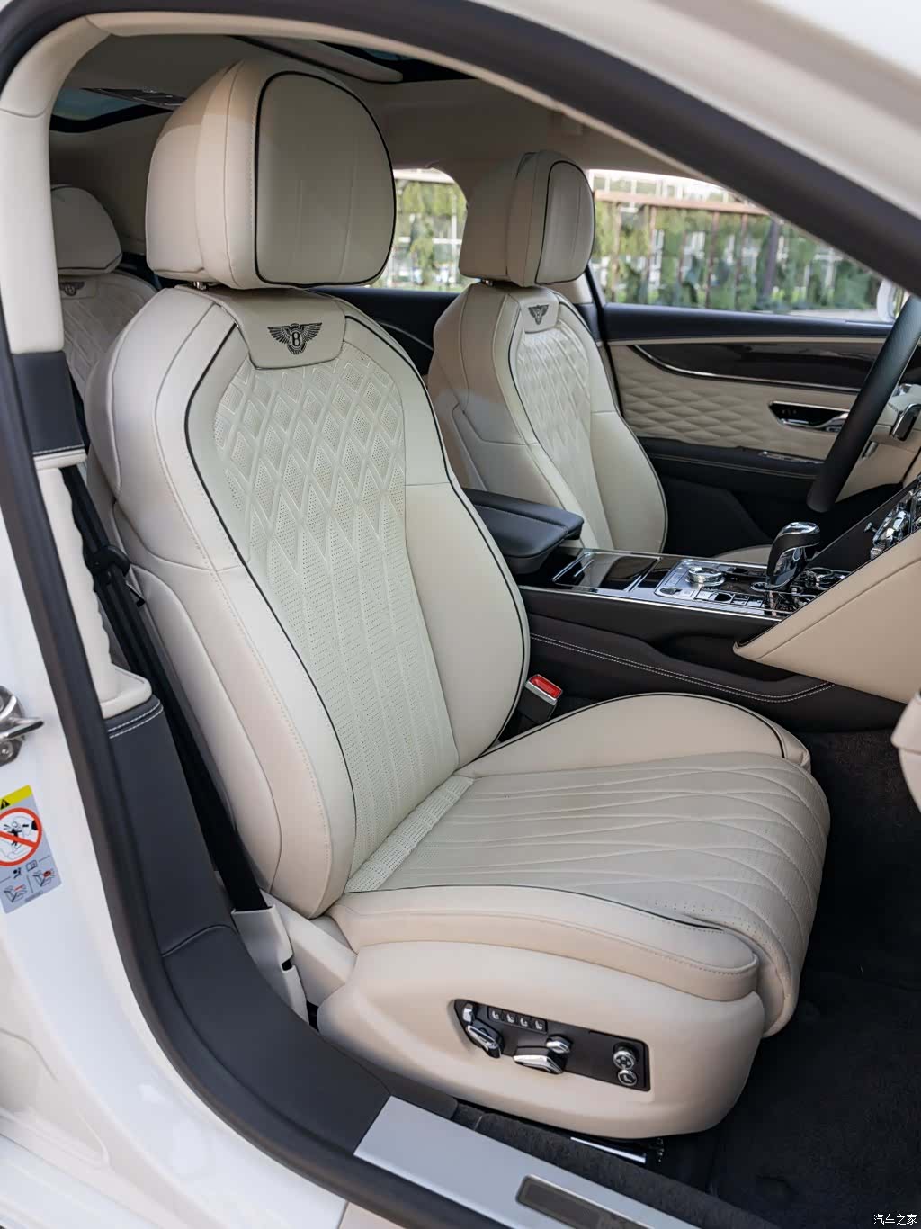 Bentley Flying Spur, 2022 20