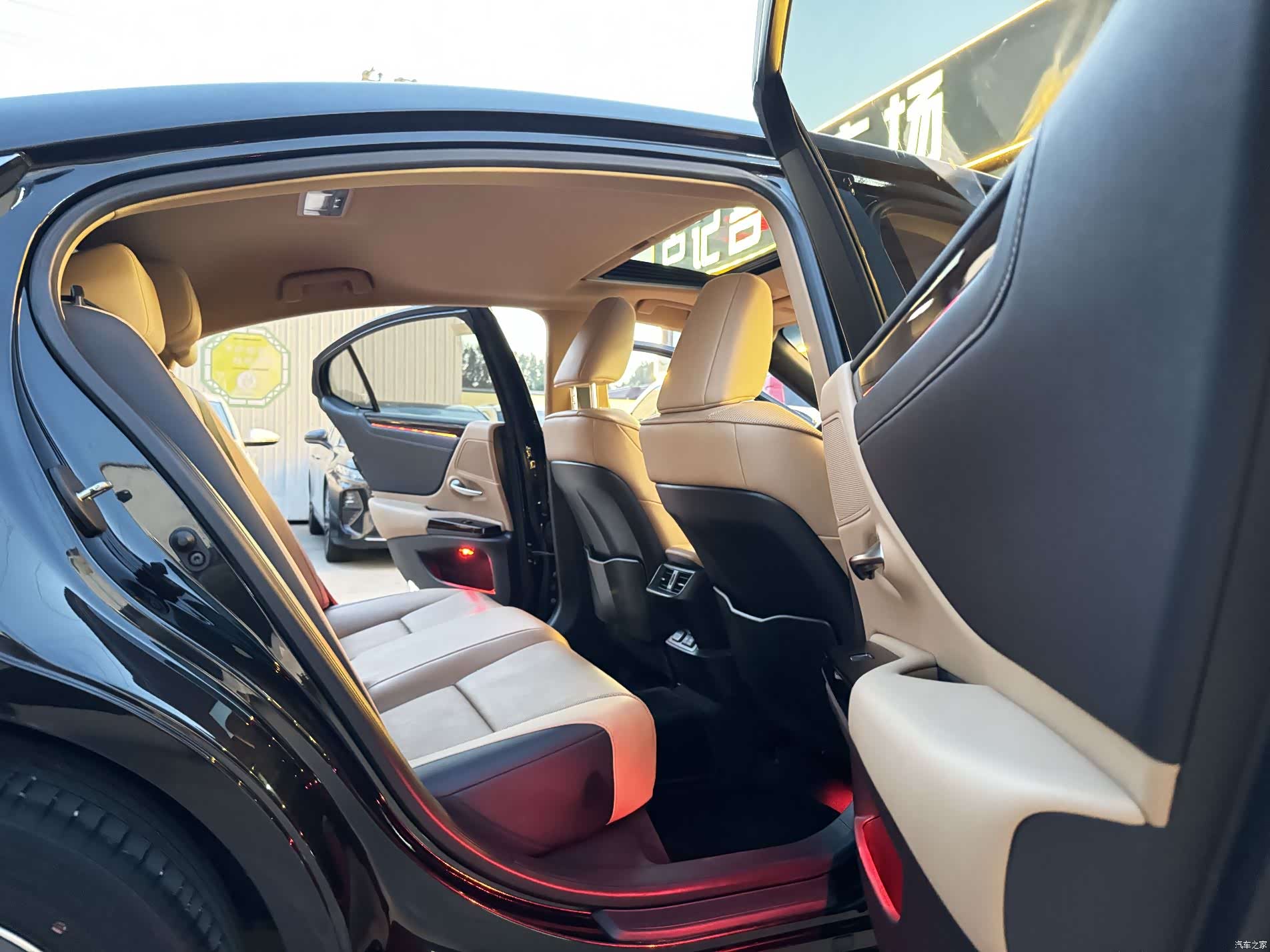 Lexus ES, 2023 16