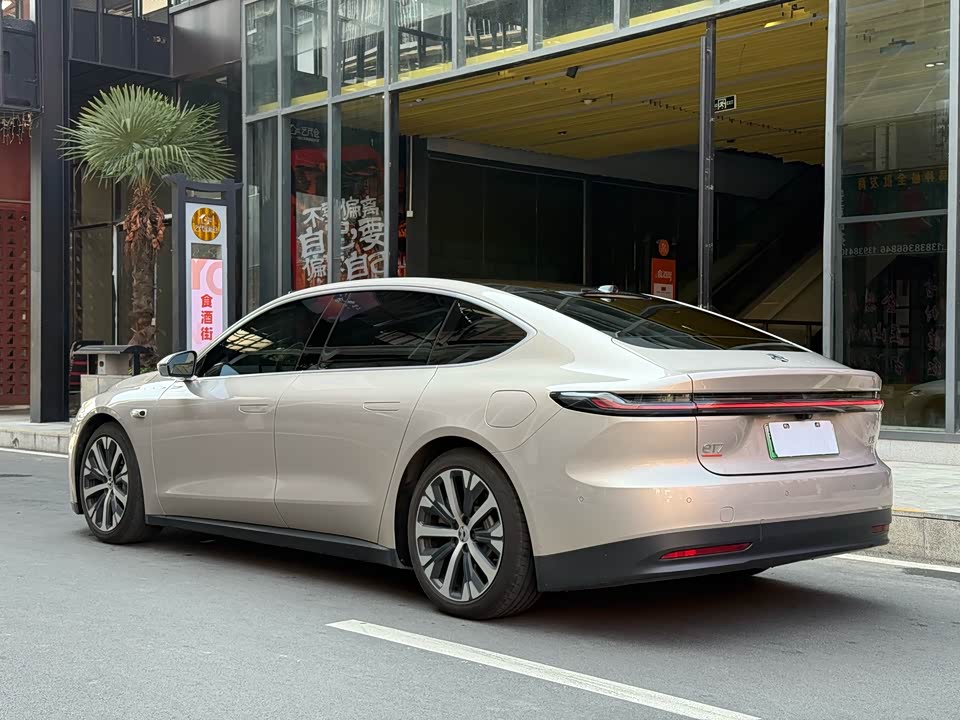 NIO ET7