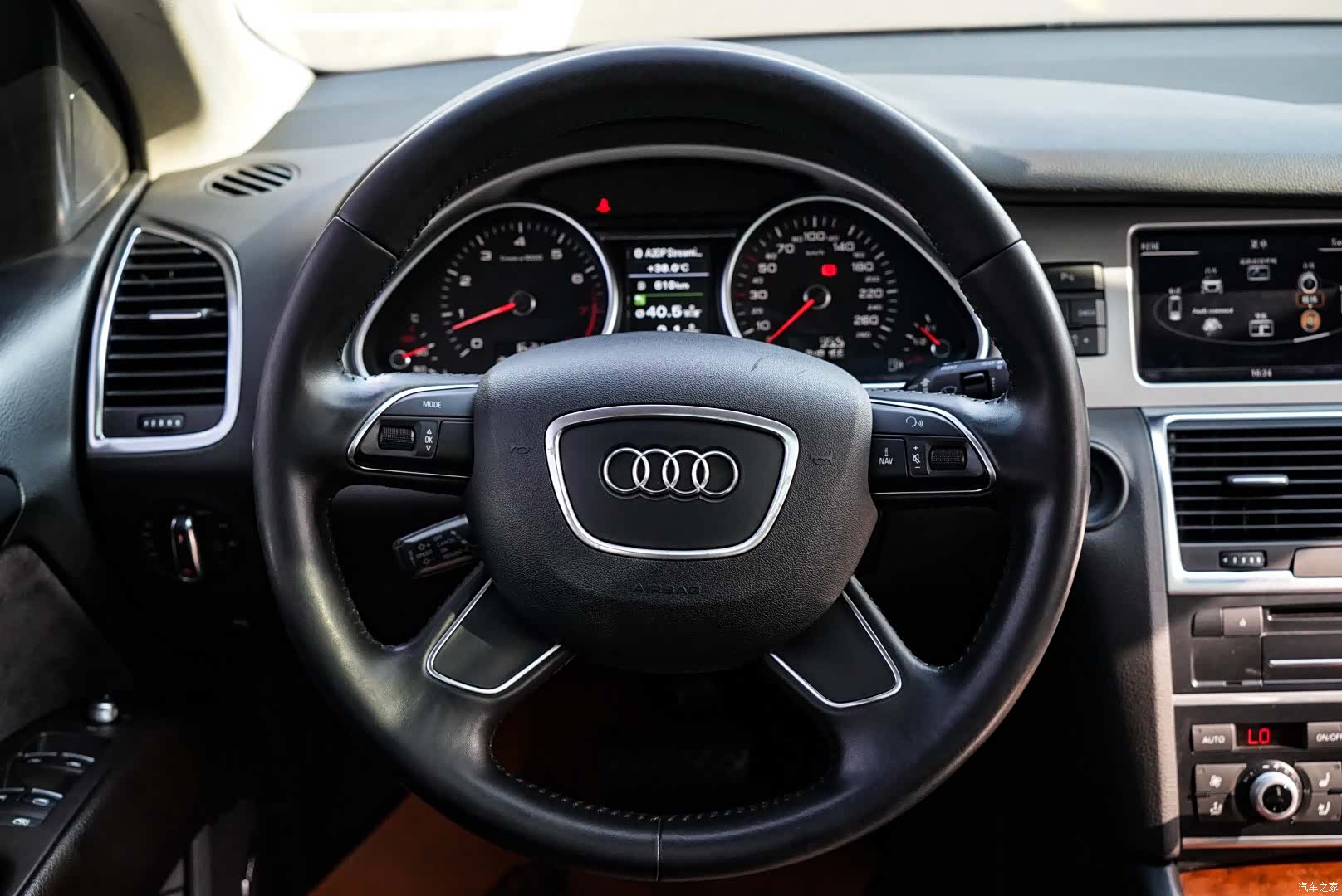 Audi Q7, 2015 11