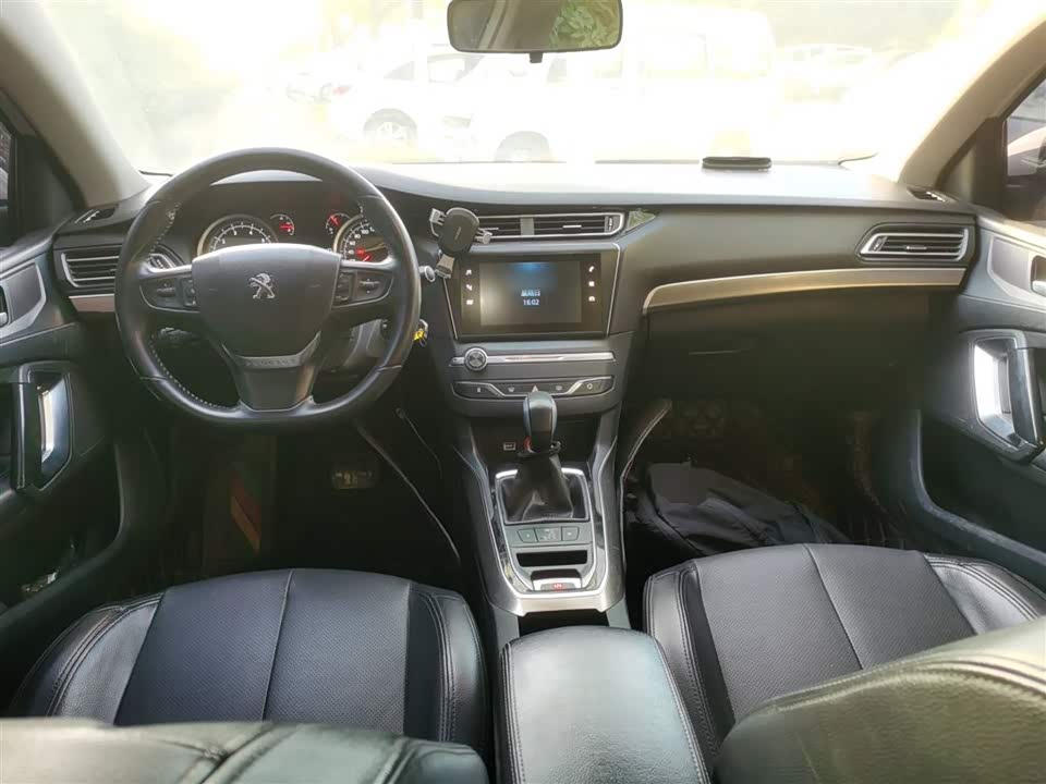 Peugeot 408