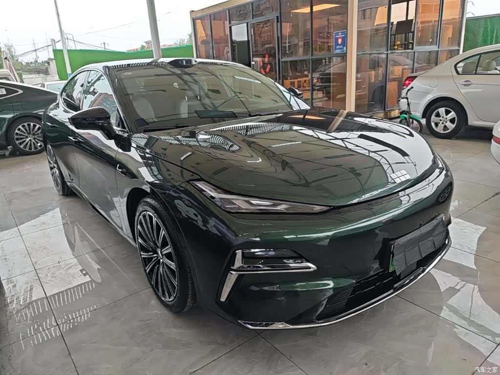Geely 8, 2025 4