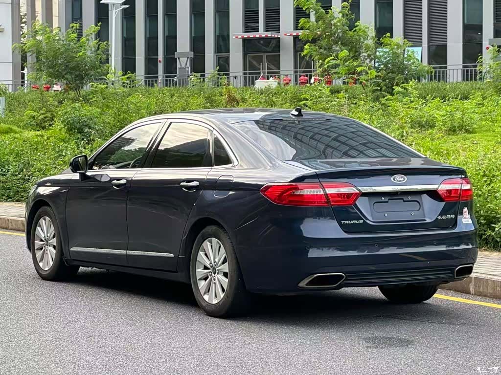 Ford Taurus, 2017 все фото