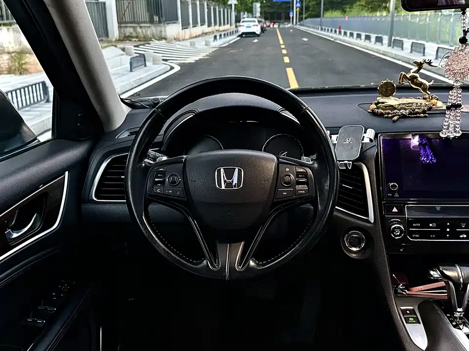 Honda Crown Road