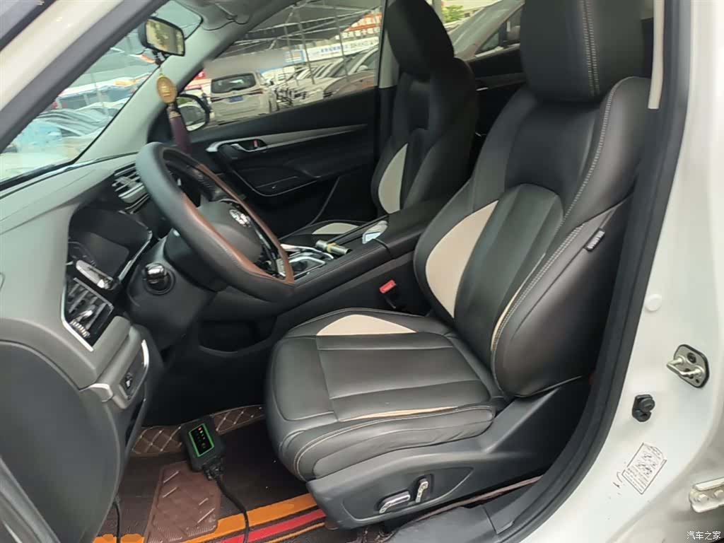 DongFeng AX7, 2018 15