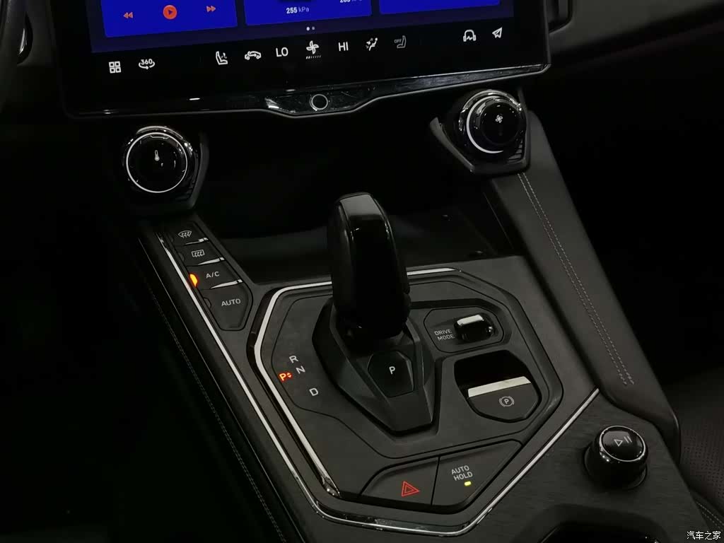 Lynk & Co 01, 2022 13