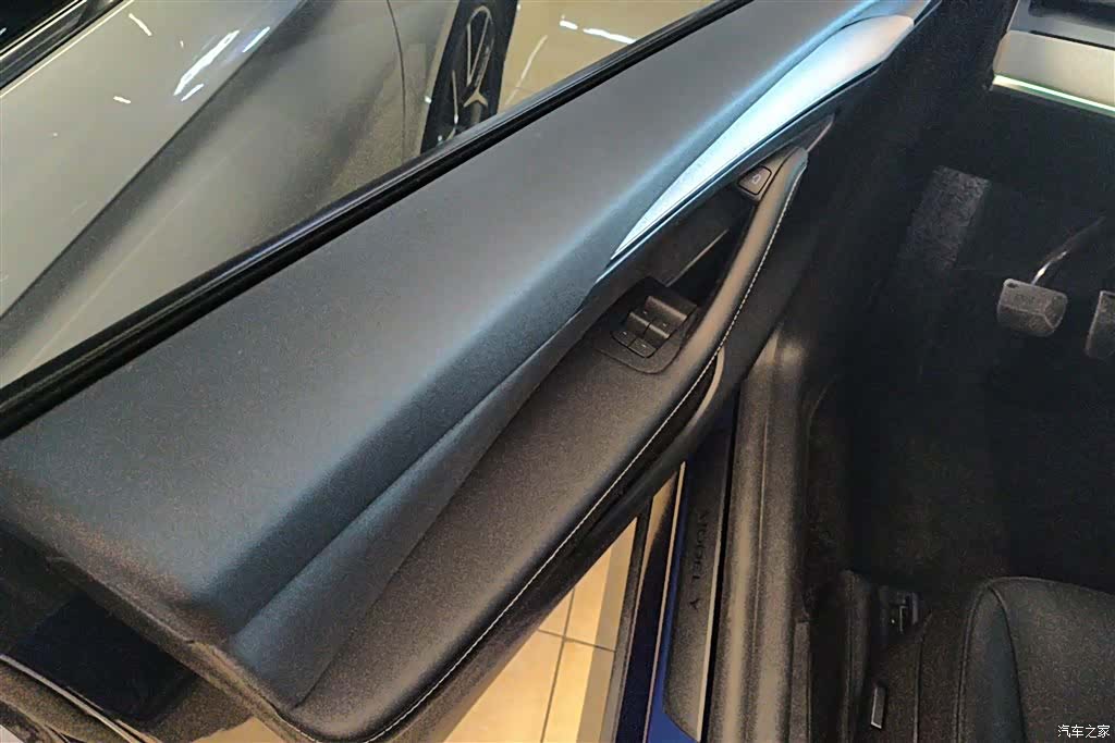 Tesla Model Y, 2024 7