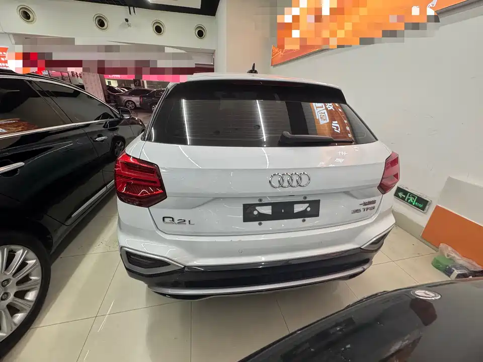 Audi Q2L