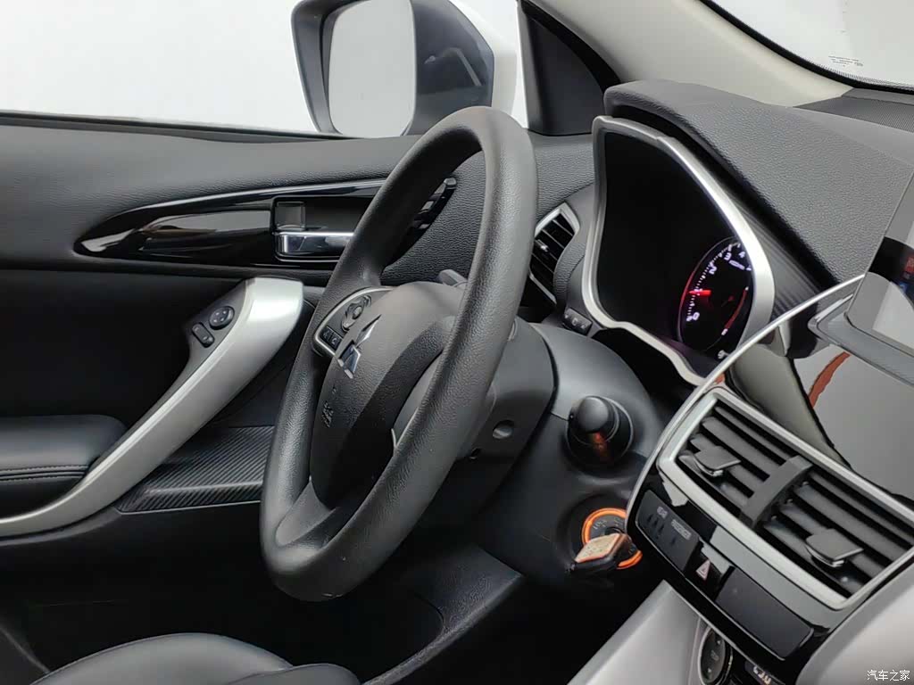 Mitsubishi V, 2019 22