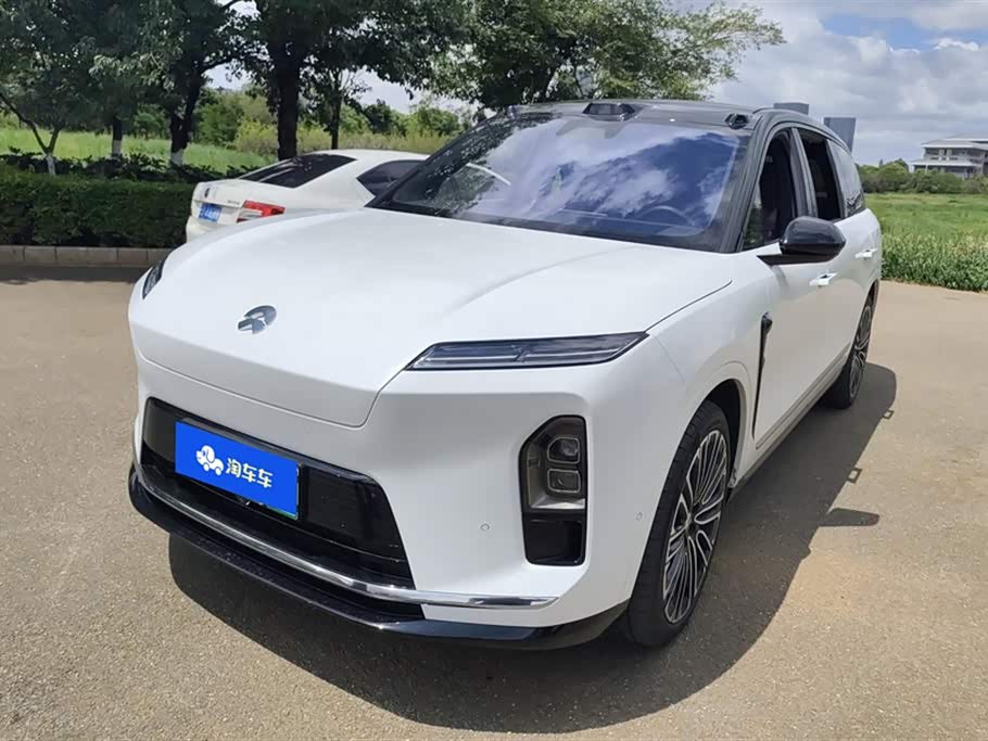 NIO ES8