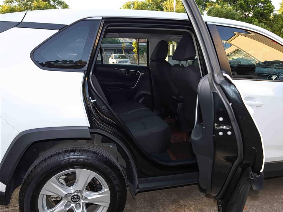 Toyota RAV4 Rongfang