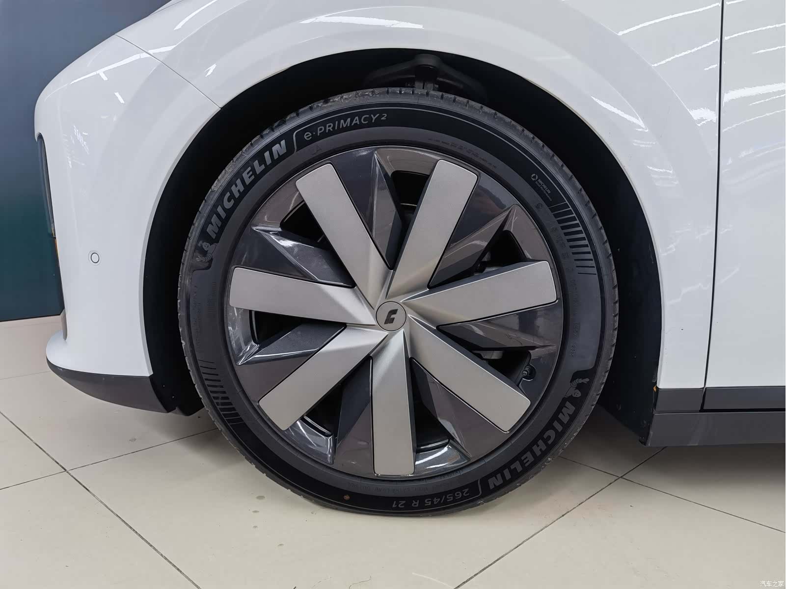 Li Auto i8, 2025 14