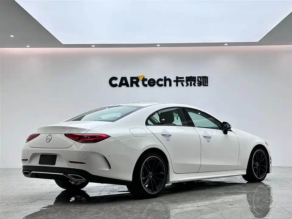 Mercedes-Benz CLS Mercedes-Benz CLS