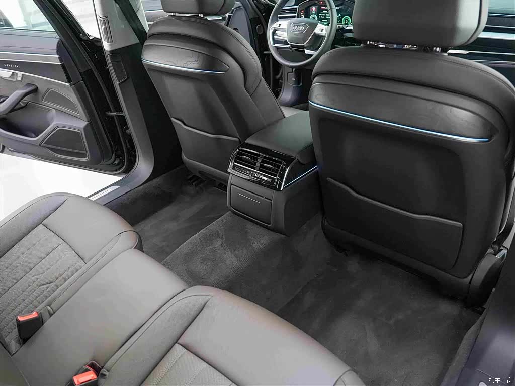 Audi A8L, 2025 11