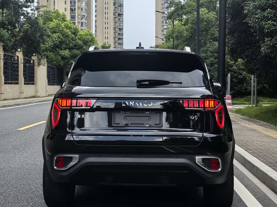 Lynk & Co 01