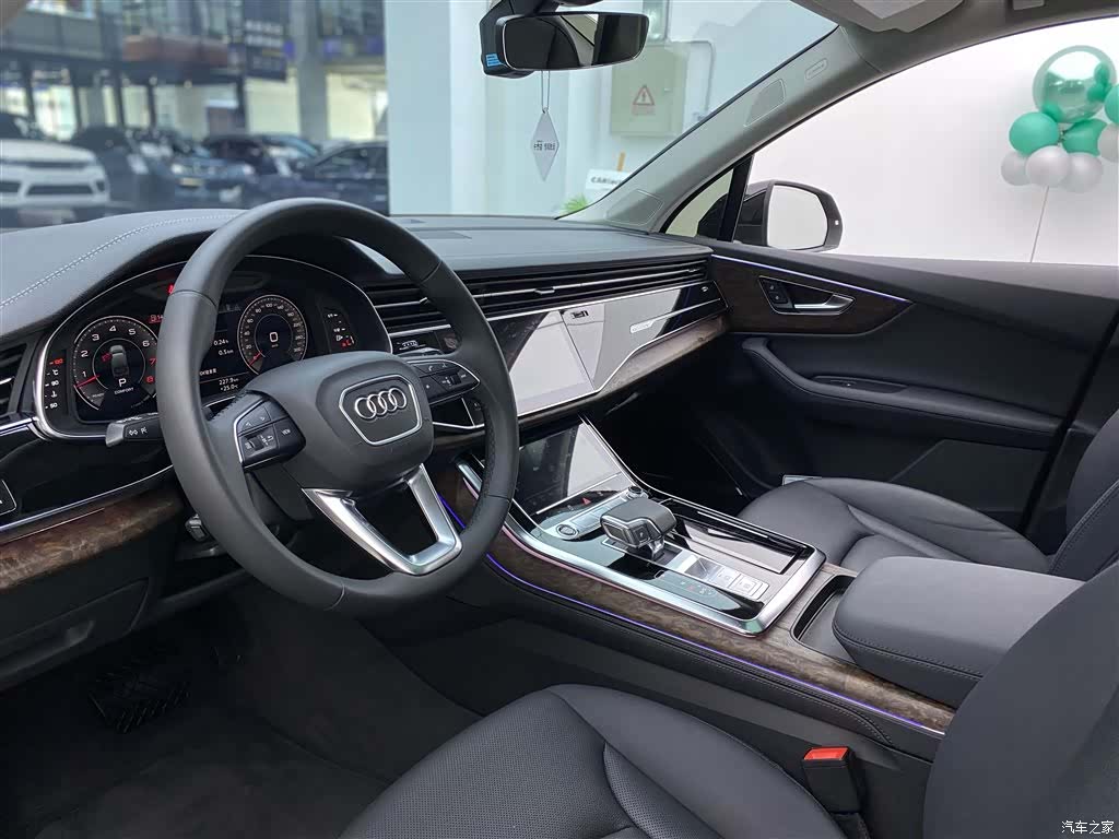 Audi Q7, 2021 все фото