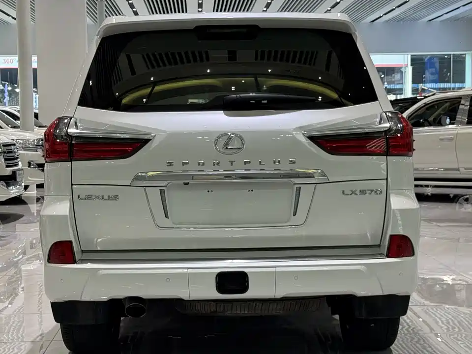 Lexus LX