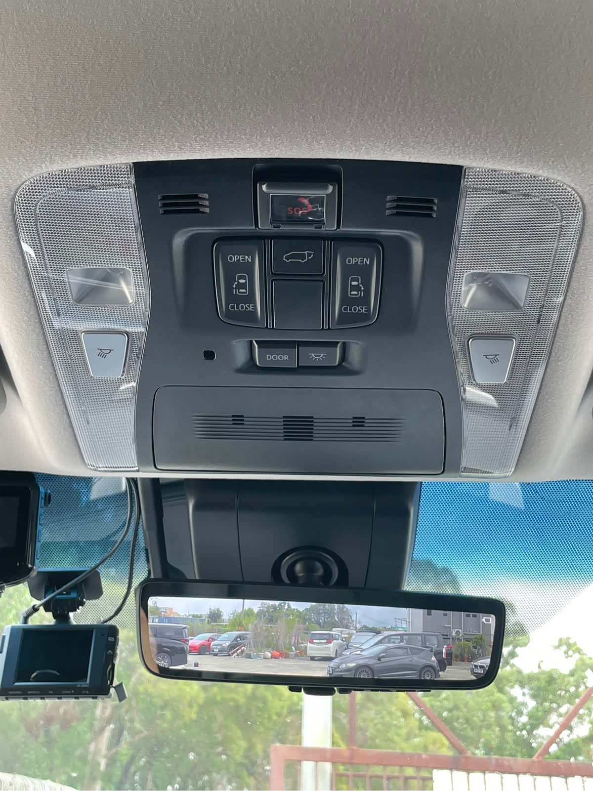 Toyota Alphard, 2021 10