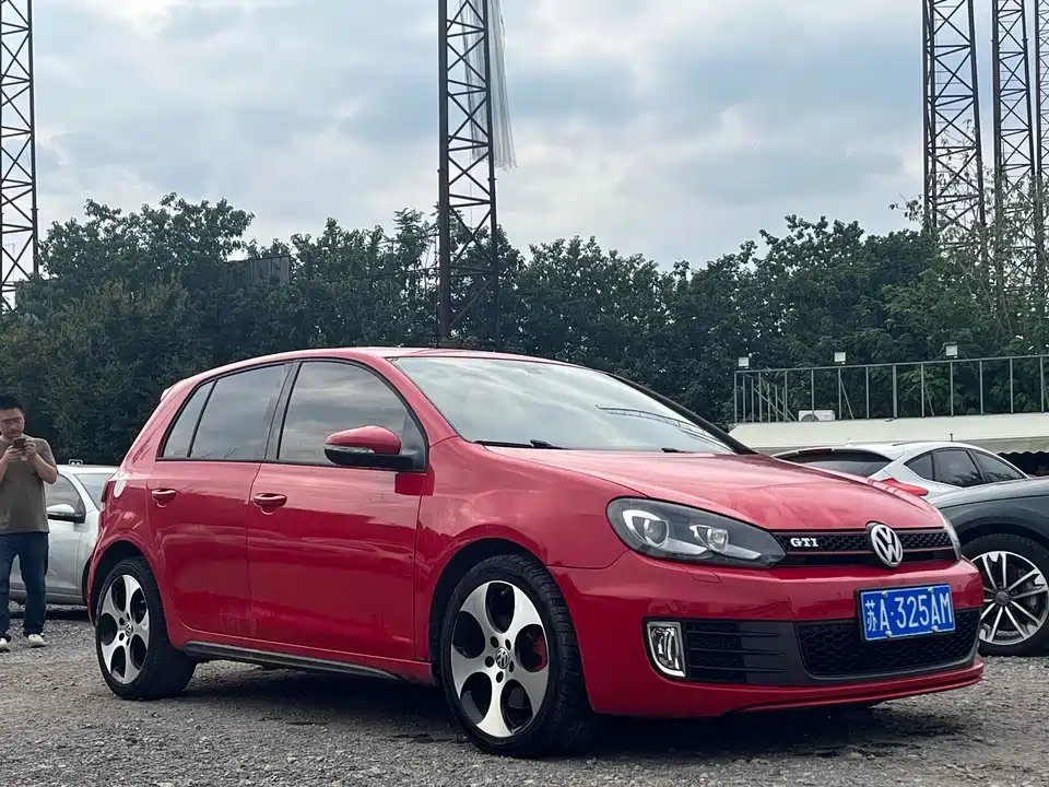 Volkswagen Golf GTI
