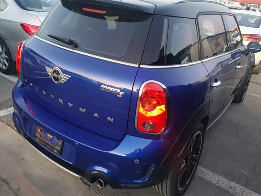 MINI COUNTRYMAN