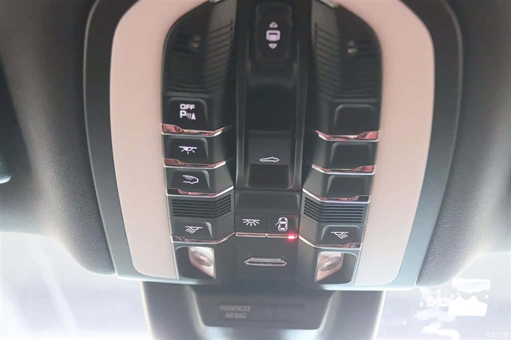 Porsche Macan, 2022 10