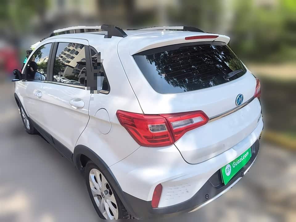 BAIC EC5