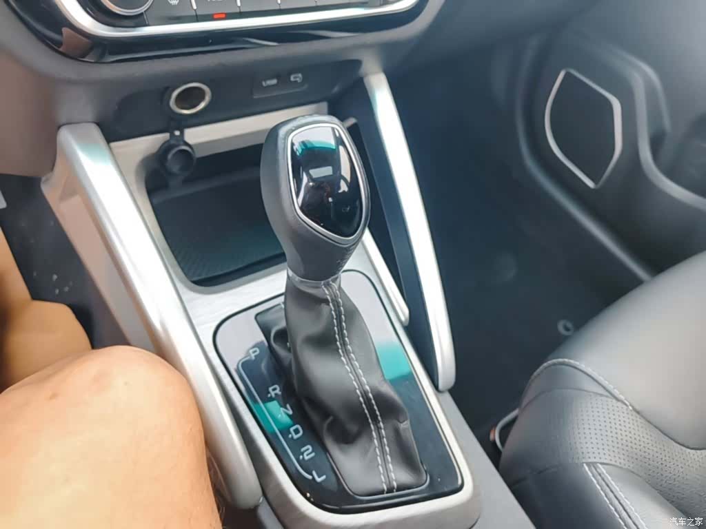 Geely X3, 2019 14