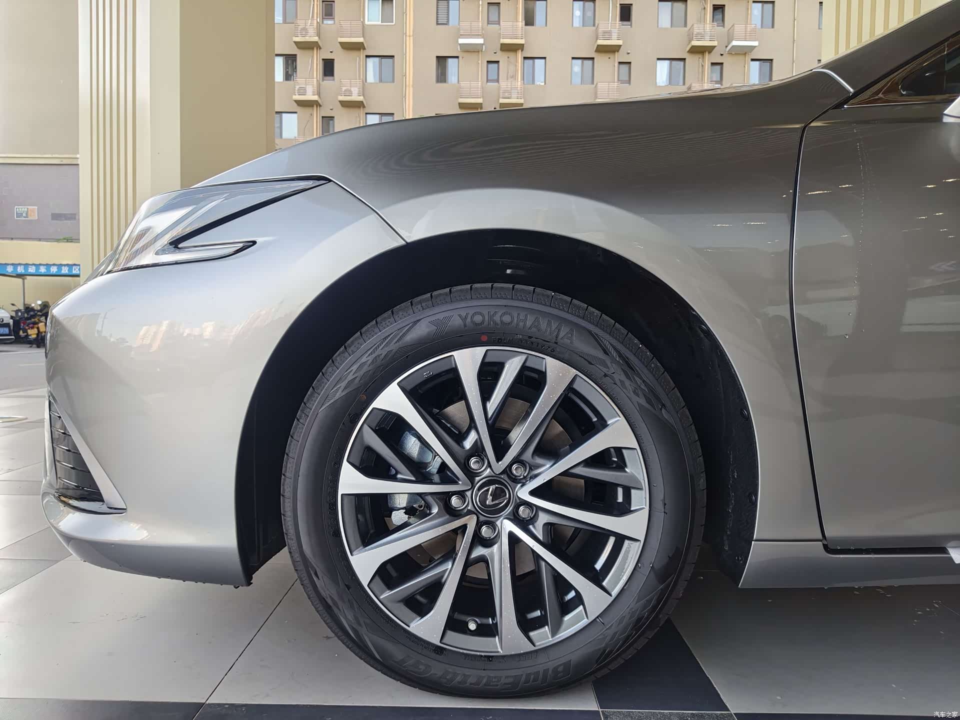 Lexus ES, 2026 17