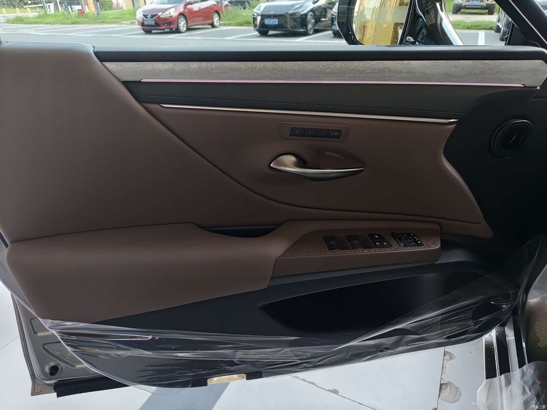 Lexus ES, 2026 10
