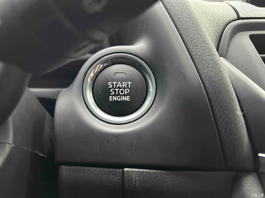 Mazda CX-4, 2023 4
