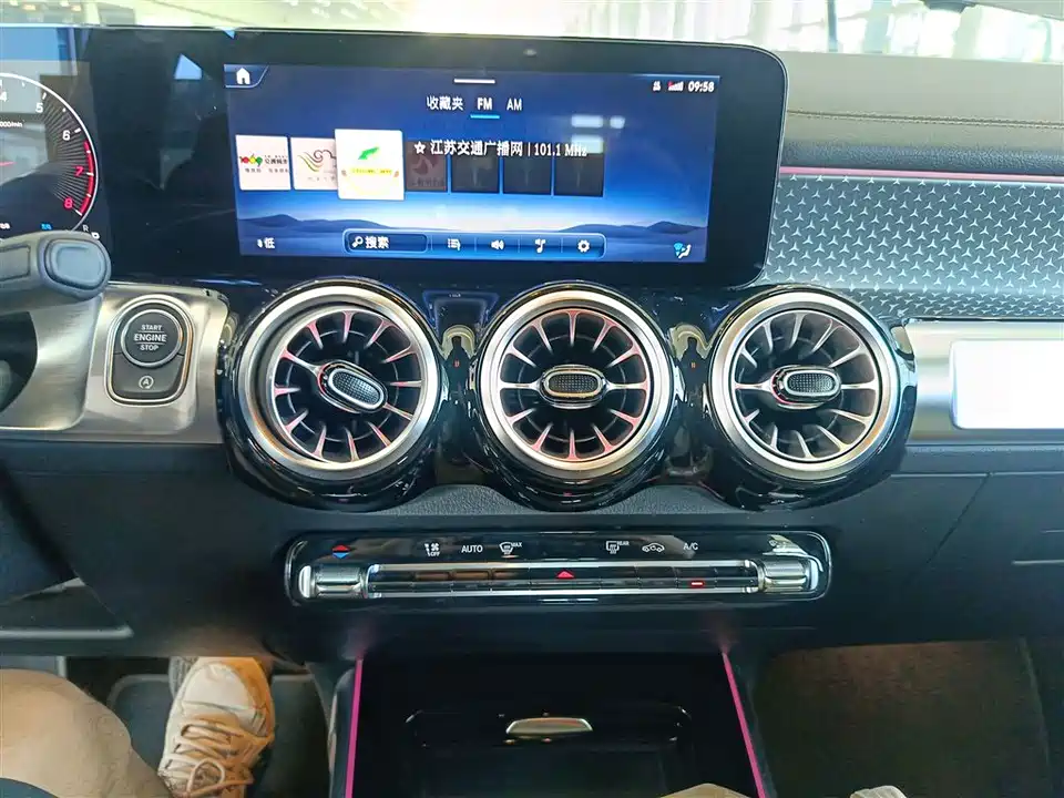 Mercedes-Benz GLB Mercedes-Benz GLB