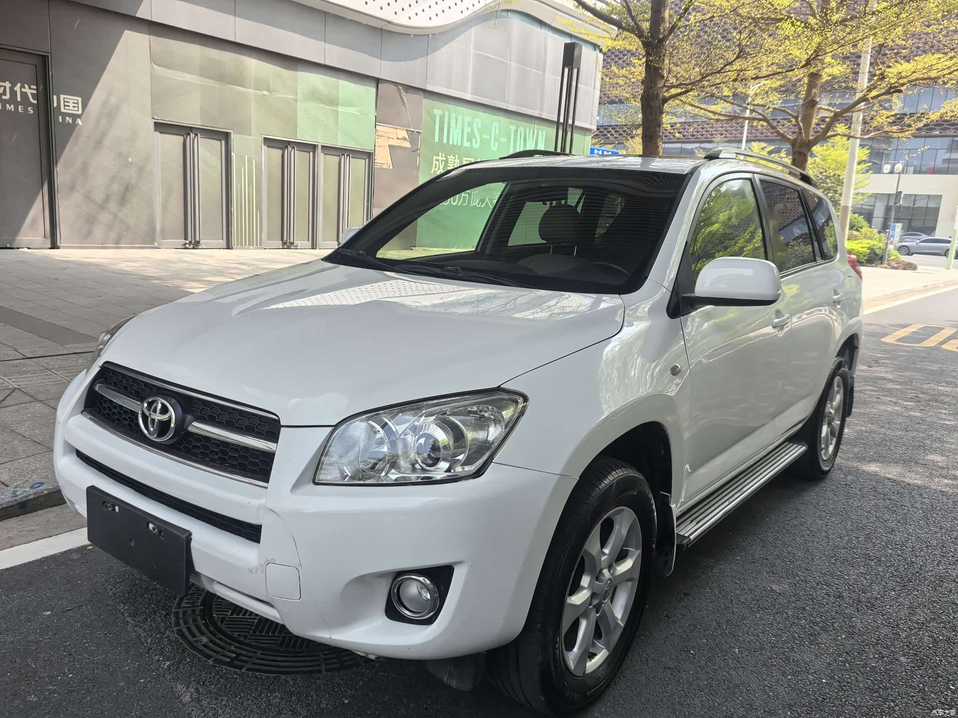 Toyota RAV4, 2011 1