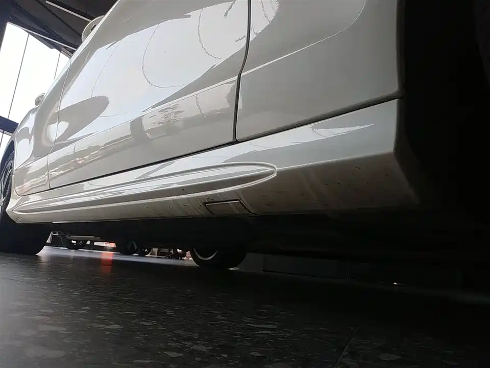 Mercedes-Benz CLS Mercedes-Benz CLS