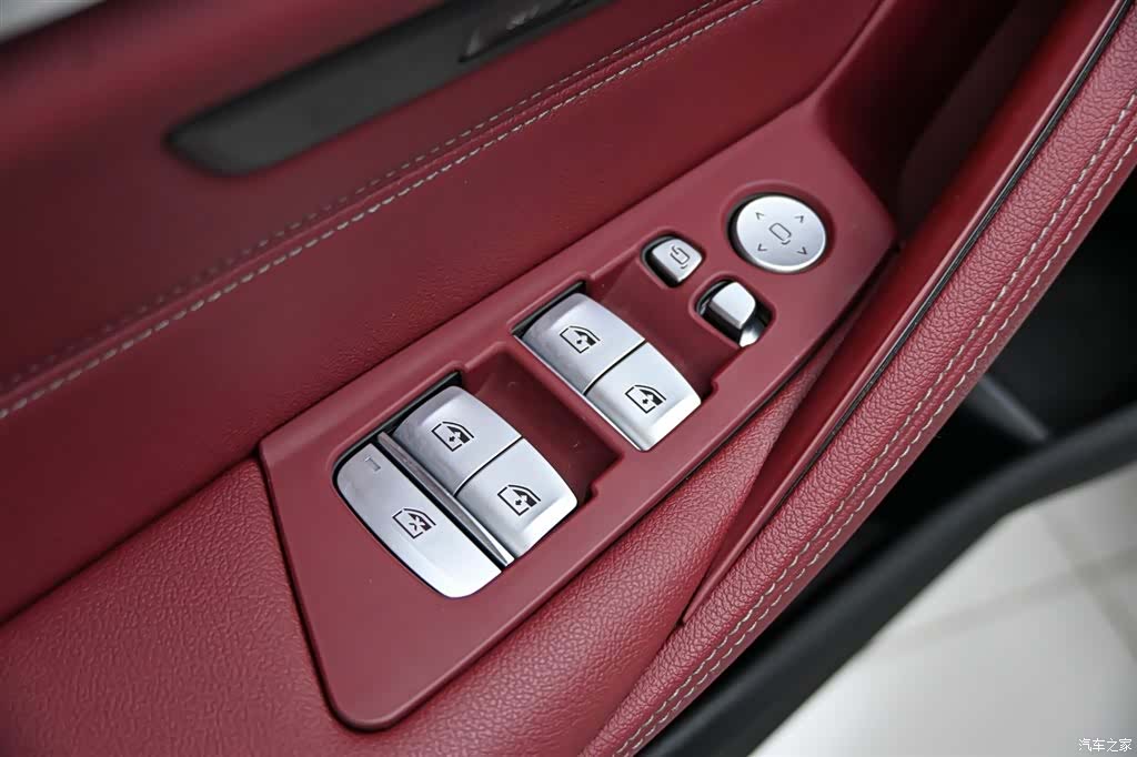 BMW 5 Series, 2024 23