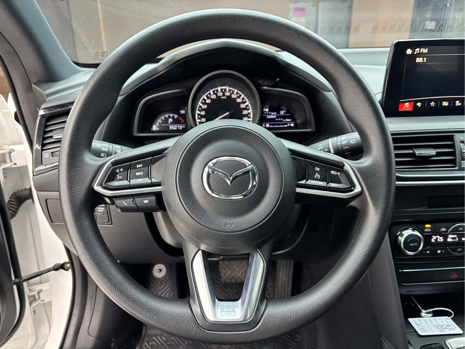 Mazda CX-4, 2023 11