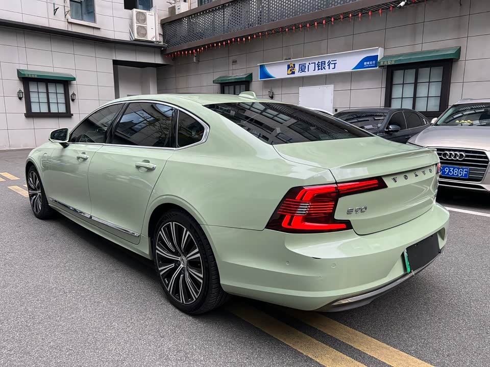 Volvo S90