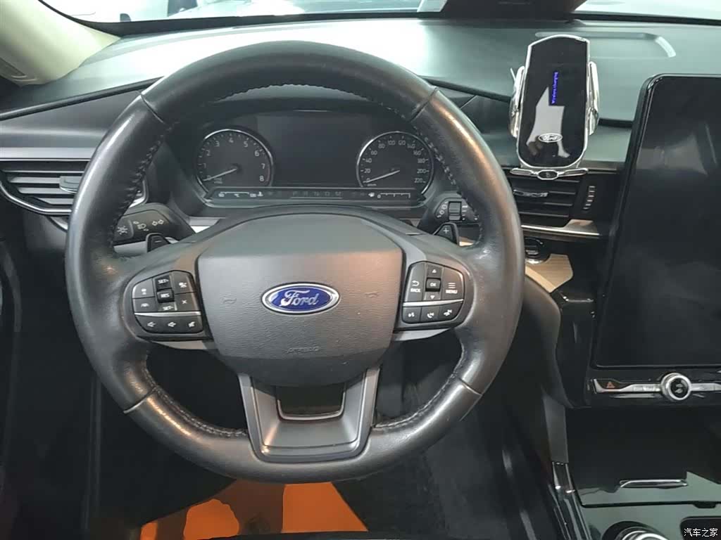 Ford Explorer, 2020 11