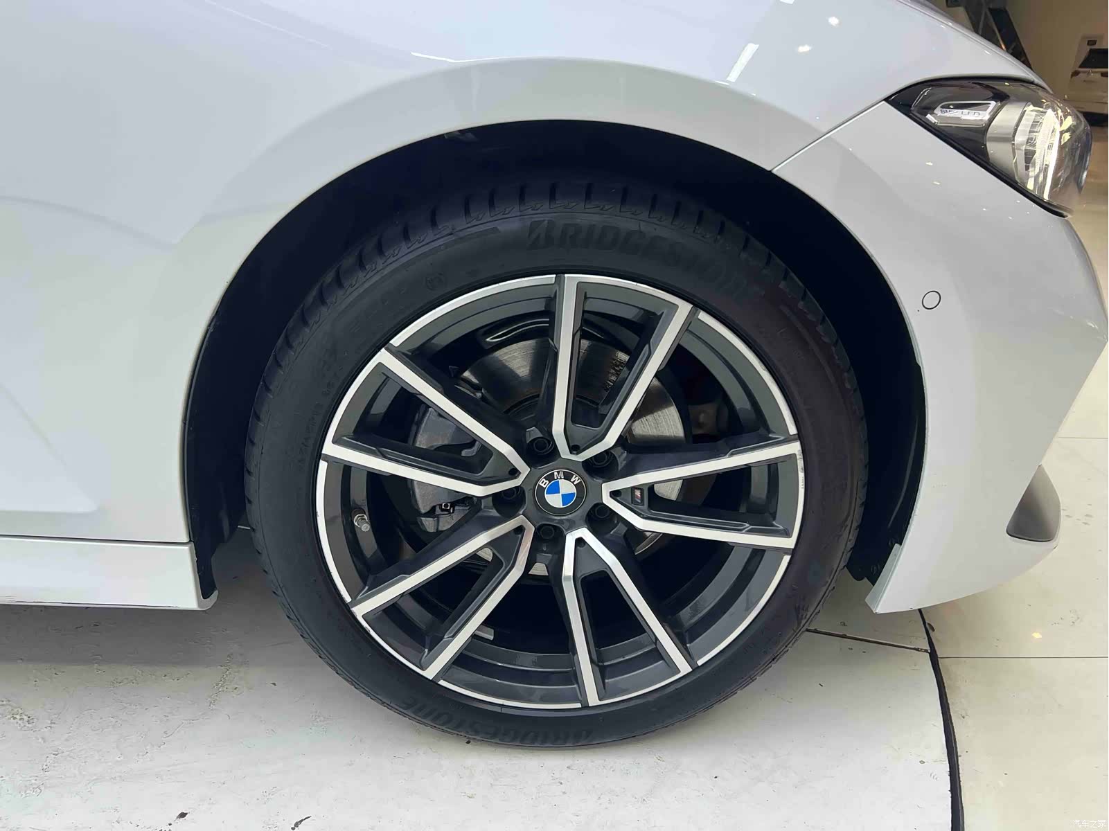 BMW 3 Series, 2024 23