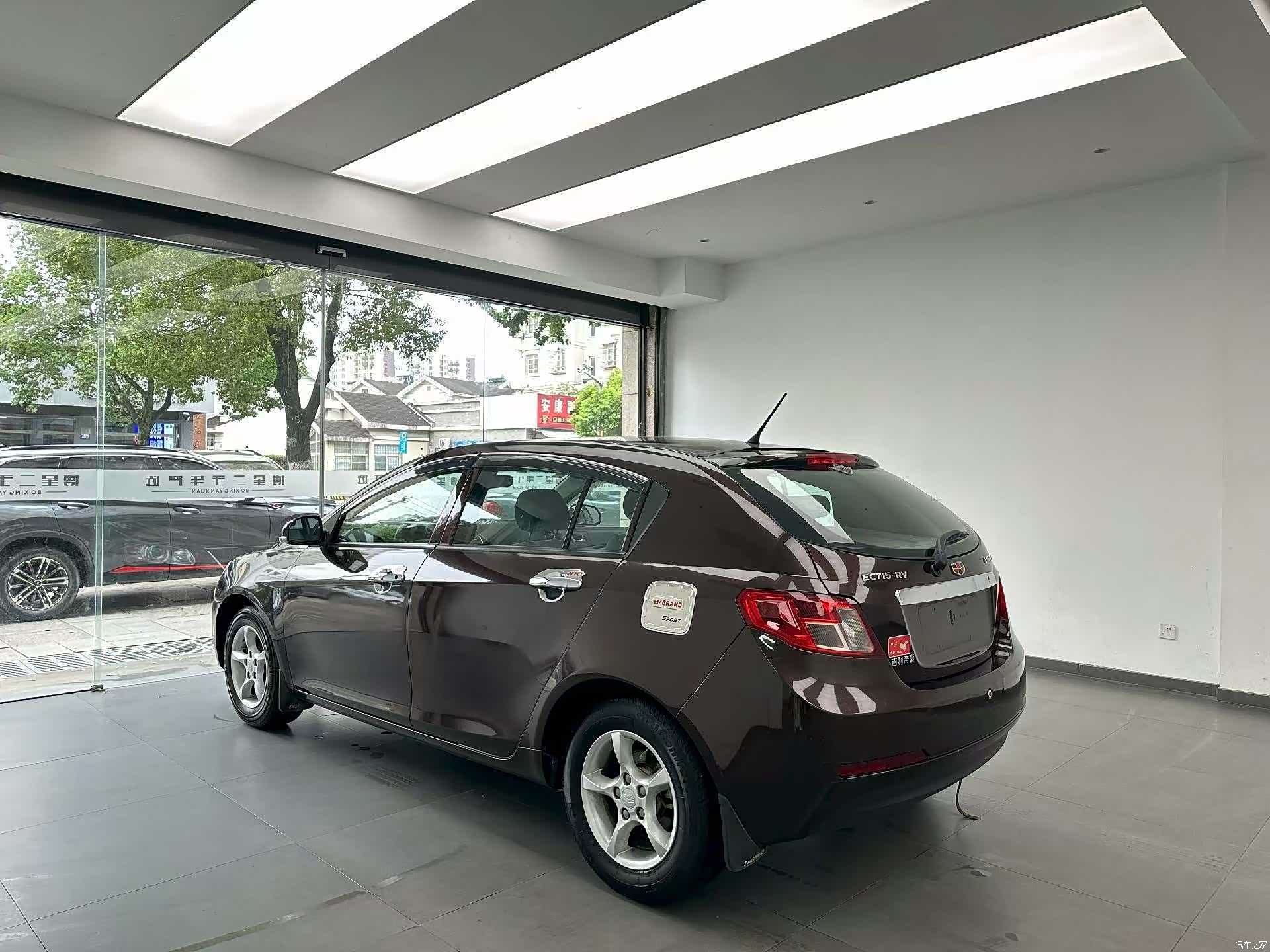 Geely Emgrand, 2012 7