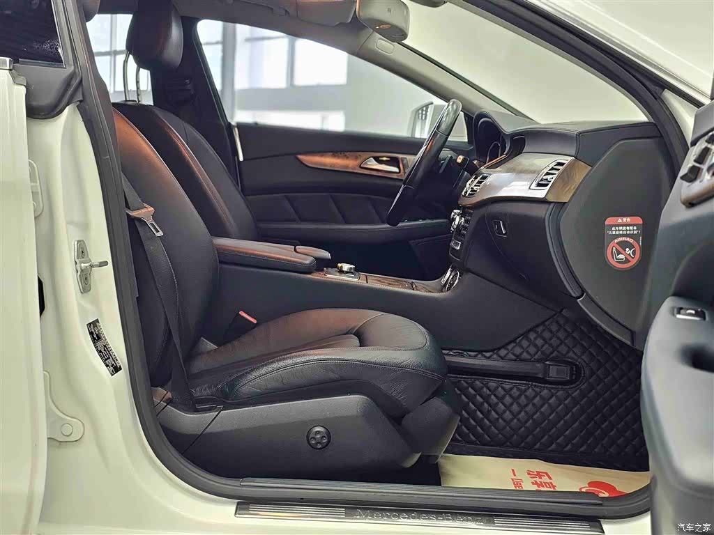 Mercedes-Benz CLS, 2015 21