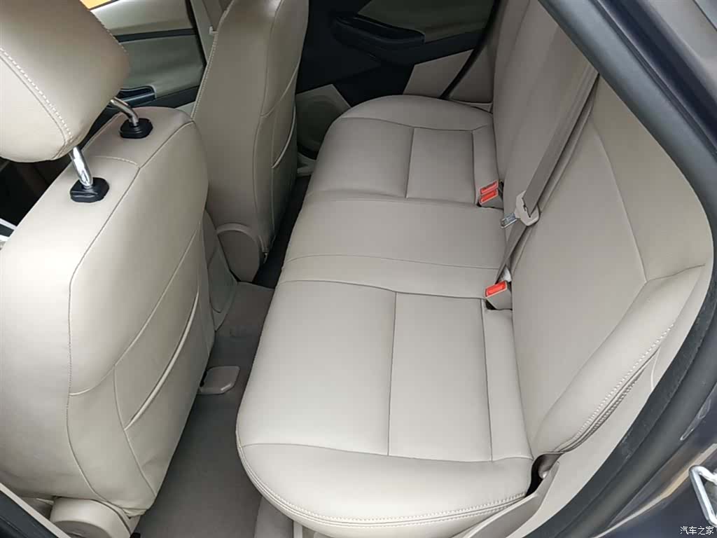 Ford Focus, 2015 17