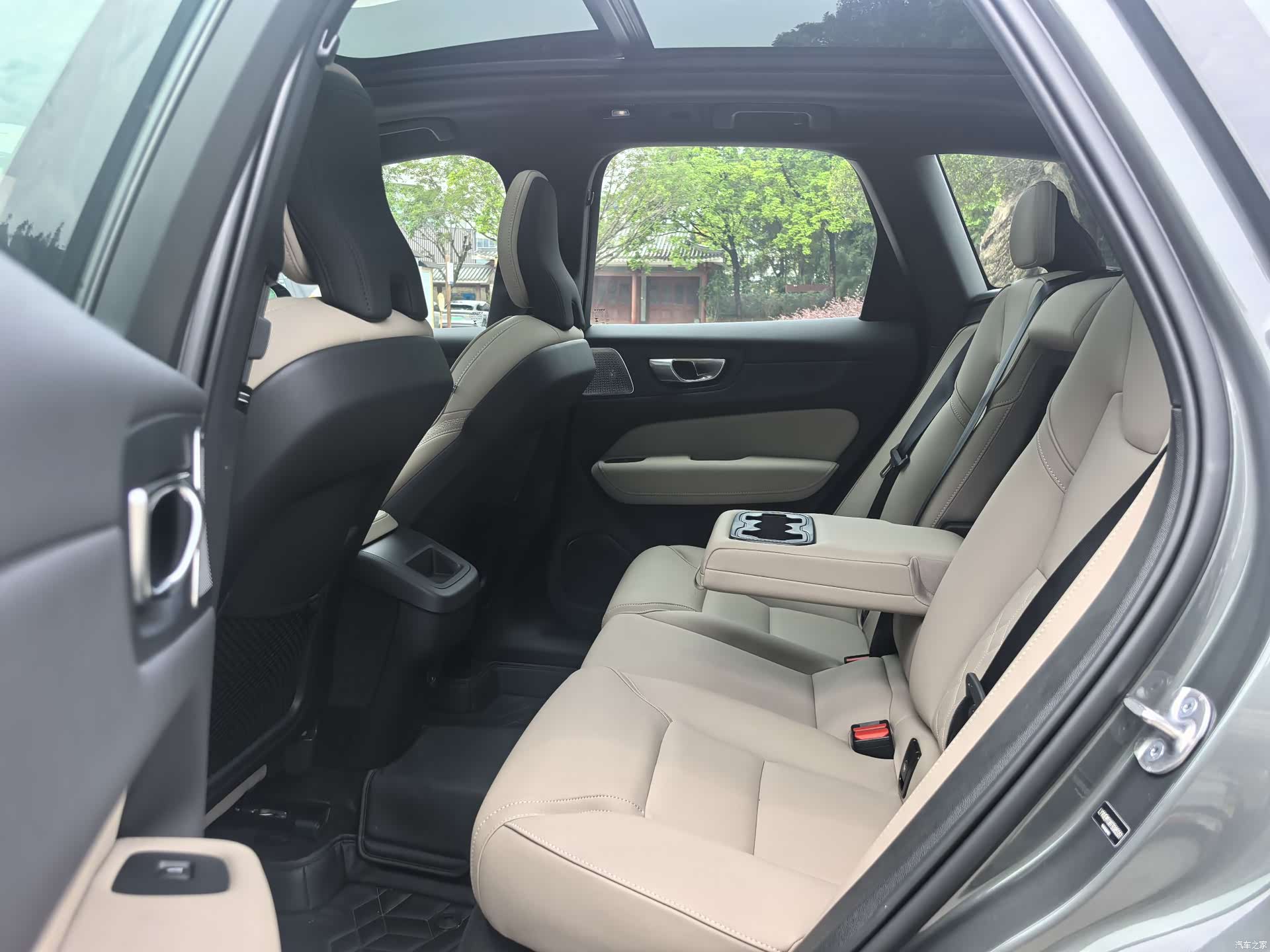 Volvo XC60, 2025 16